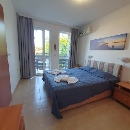 Cozy, Spacious Near Paradise Bay Appartamento Sozopol