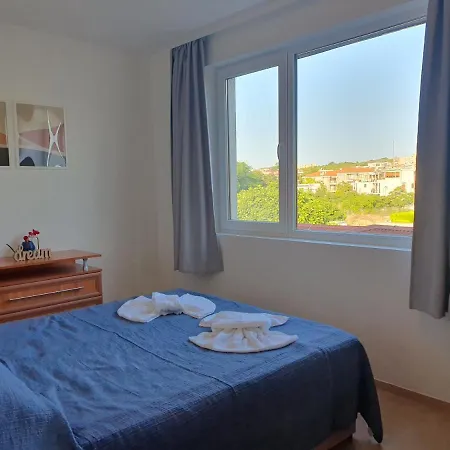 Cozy, Spacious Near Paradise Bay Apartment Sozopol