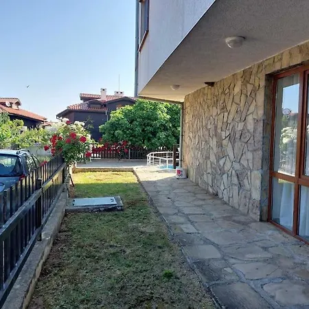 Cozy, Spacious Near Paradise Bay Apartment *