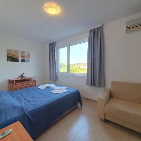Cozy, Spacious Near Paradise Bay Apartment Sozopol
